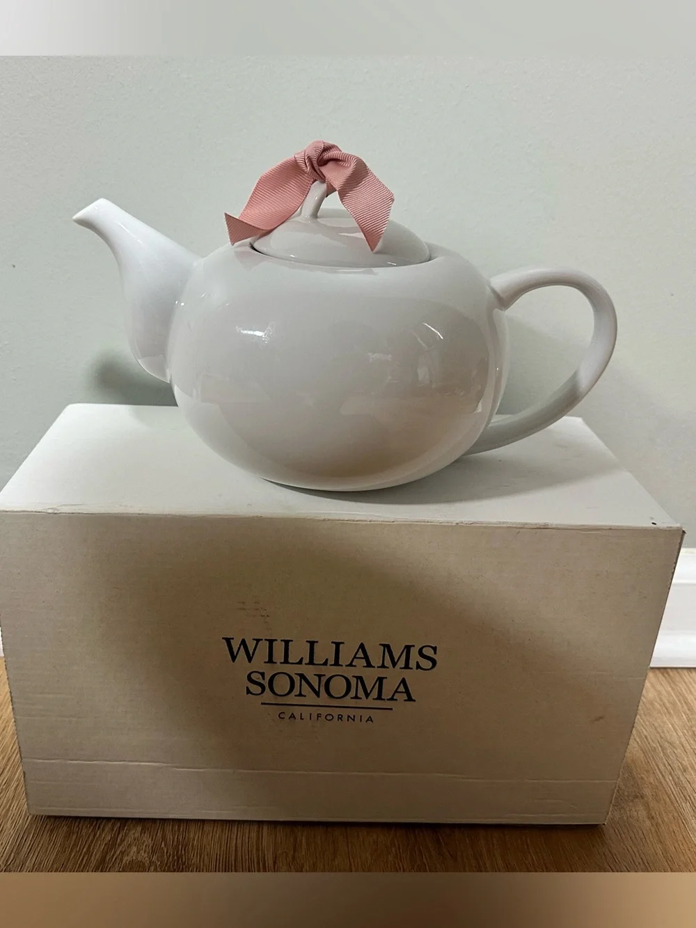 Williams Sonoma White Ceramic Teapot with Pink Bow Accent